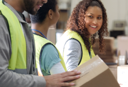 workers-distribution-center-labor-challenges