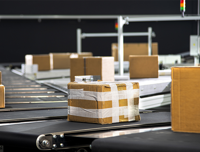 packages-on-conveyor-sortation