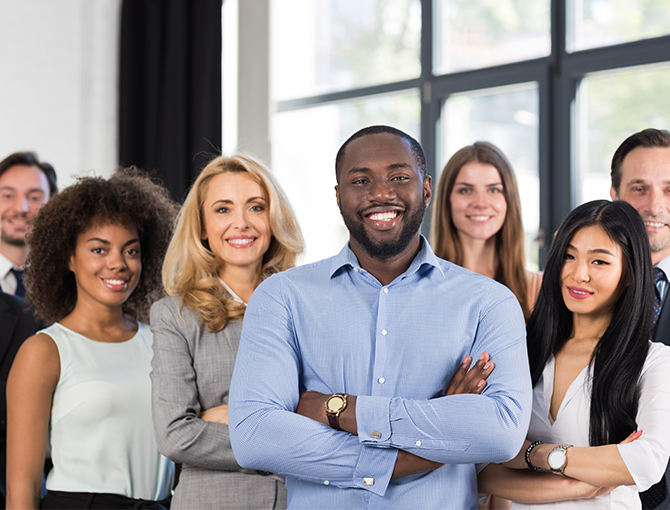 diverse-gruppe-von-personen-lieferanten