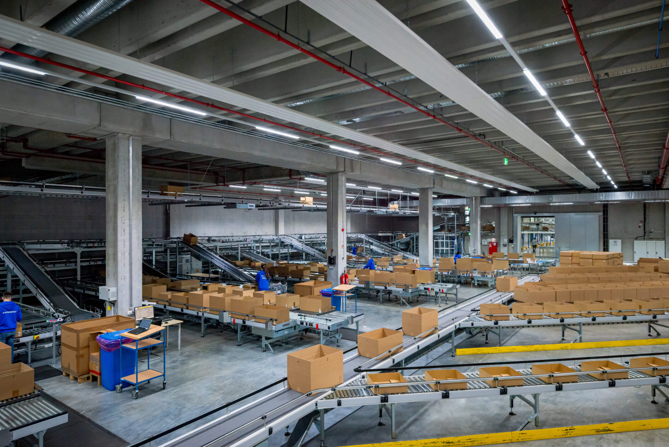 INTERSPORT Germany warehouse conveyor system