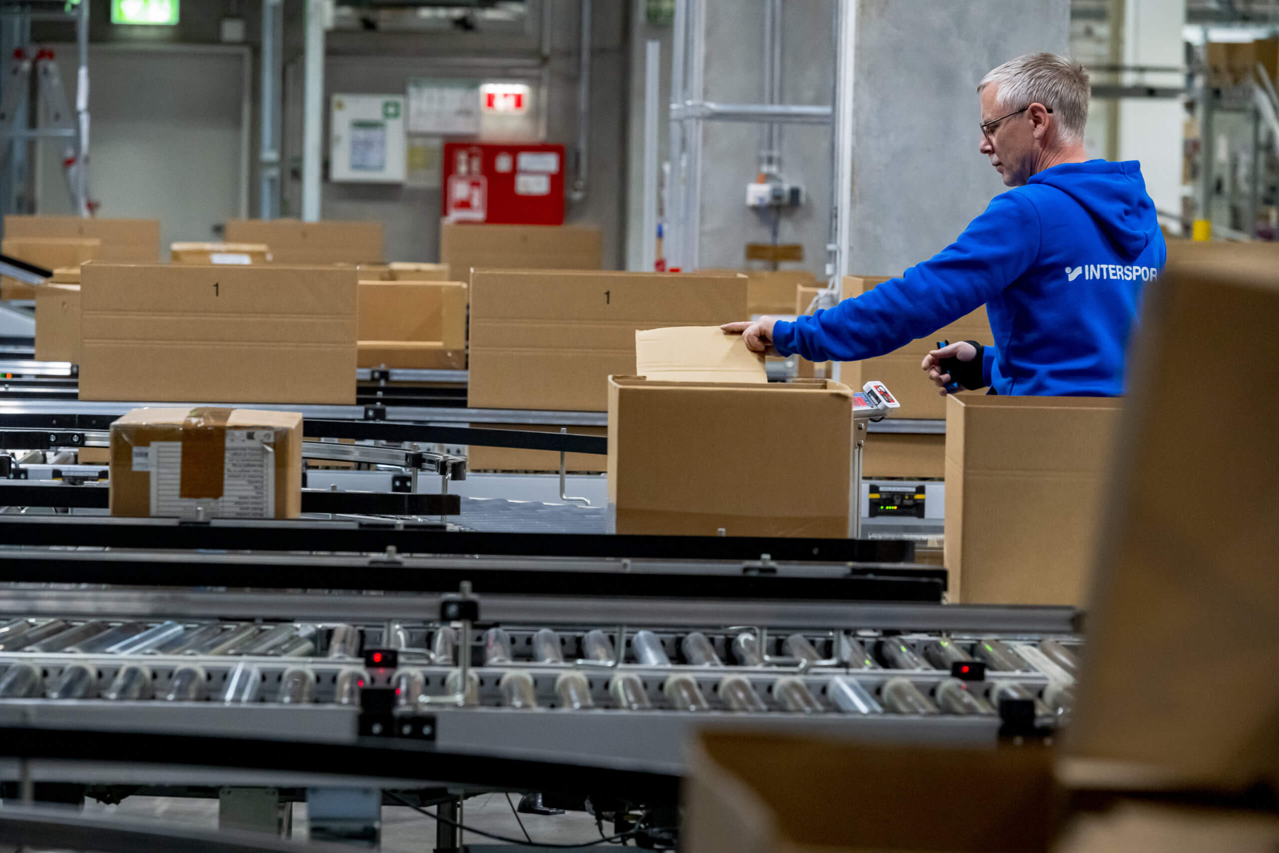 INTERSPORT Germany goods-to-person workstation